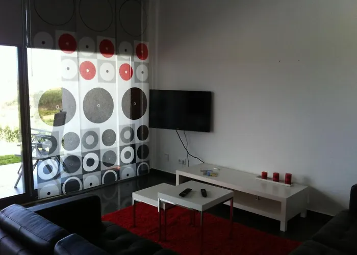 In Portugal With Sea View & Pool *