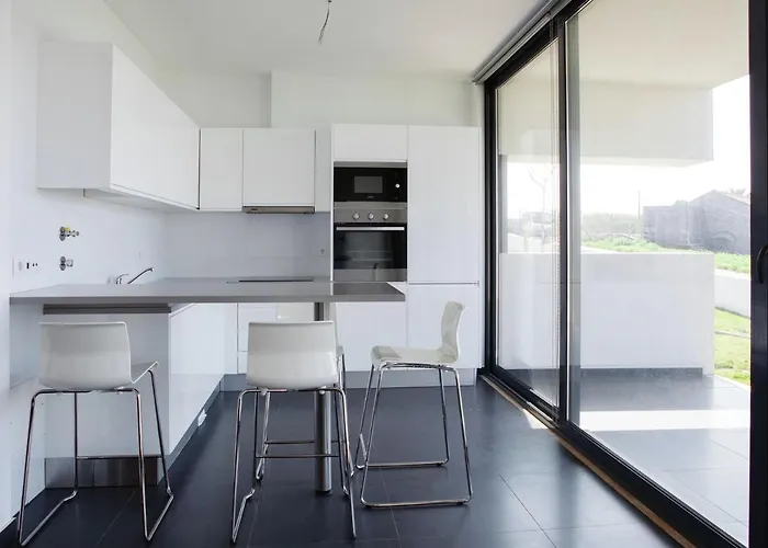 In Portugal With Sea View & Pool Villa