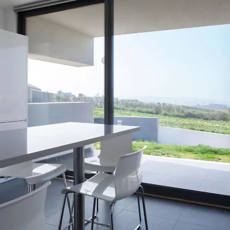 In Portugal With Sea View & Pool Лориньян