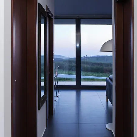 In Portugal With Sea View & Pool Лориньян